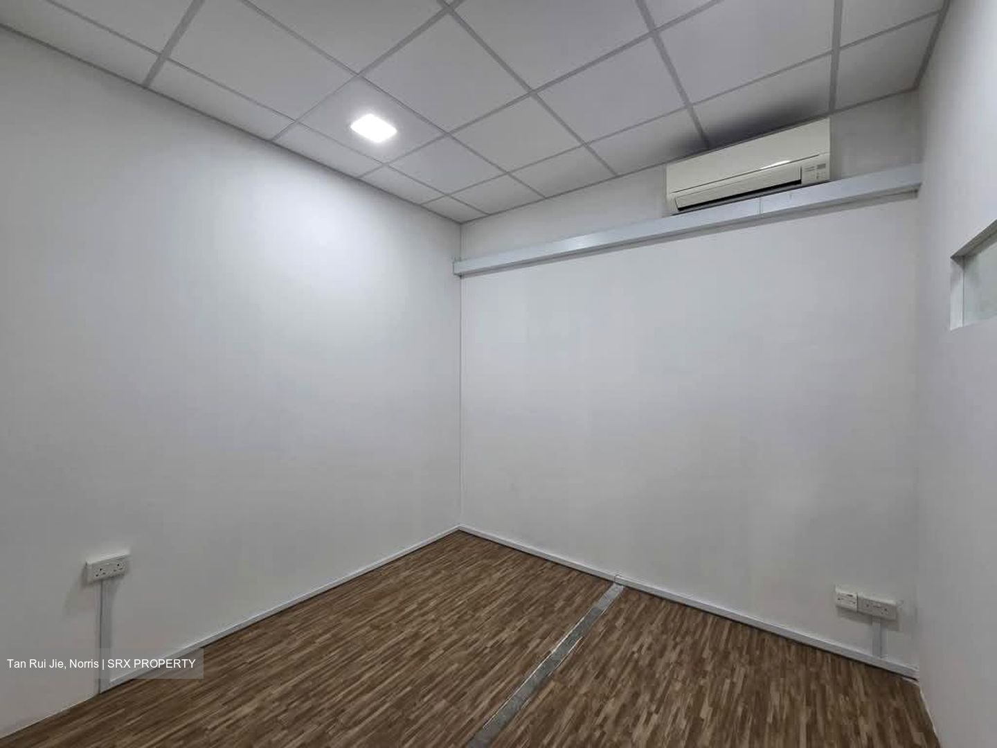 T-space (D18), Office #606267241